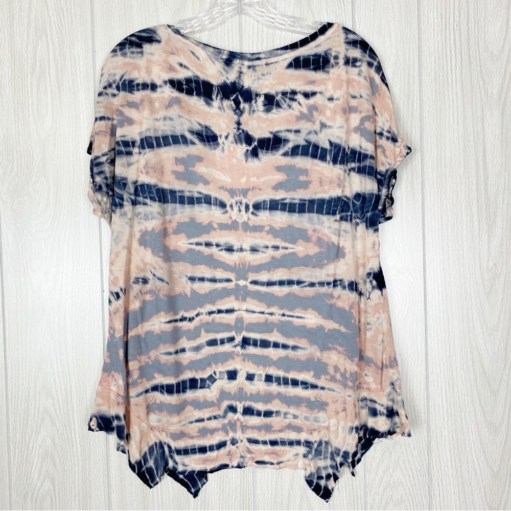 Young Fabulous & Broke | Pink & Navy Blue Tie Dye V-Neck Short Sleeve Size Large - Picture 2 of 12